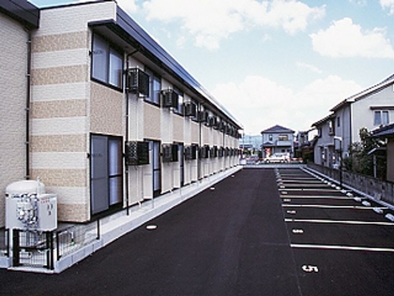 レオパレスラ　エスペランサ 駐車場