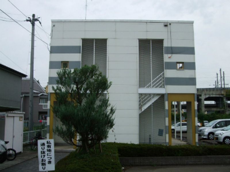レオパレスエース エントランス