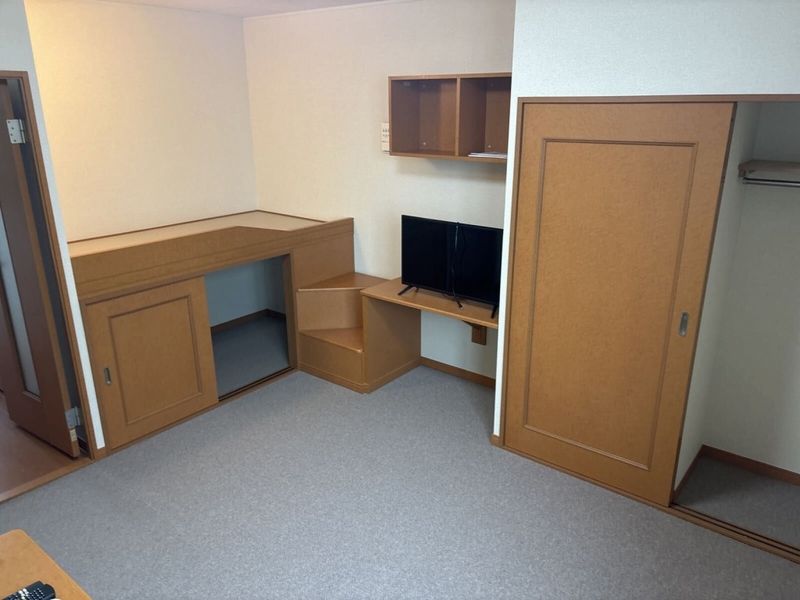 レオパレス宮代庭苑　Ⅱ 居間