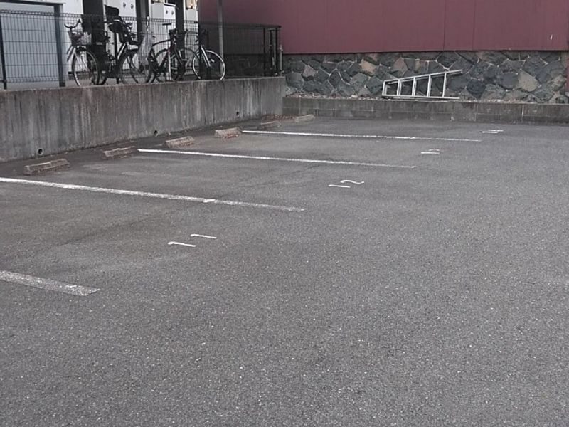 レオネクストＪ　Ｙ　ファイブ 駐車場