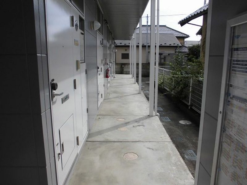 レオパレス新町 エントランス