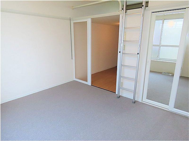 レオパレスハーモニー高川原 居間