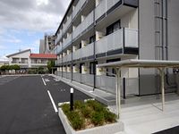 レオパレスセーグオリゾン 駐車場