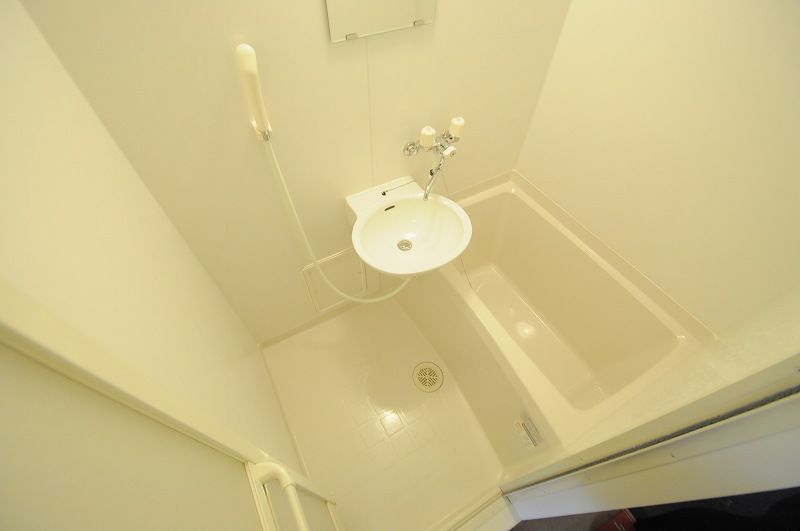 レオパレスエーデル菱屋西 風呂
