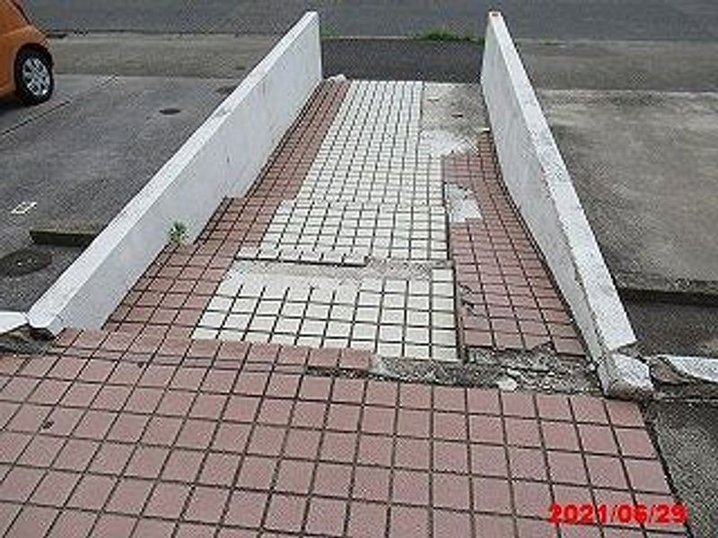 レオパレス土古第２ エントランス