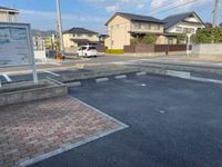 レオパレスＱ’ｓ 駐車場