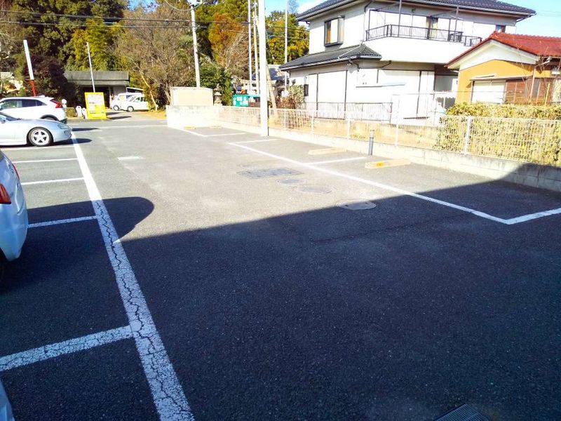 レオネクストｗｅｓｔｒｏａｄ 駐車場