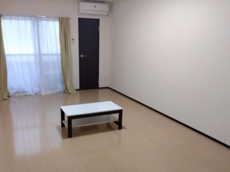 クレイノ福江 居間