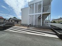 レオパレス鈴木第２ エントランス