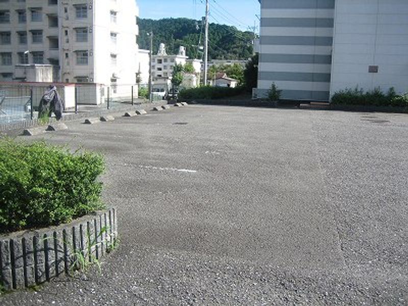 レオパレス十津 駐車場