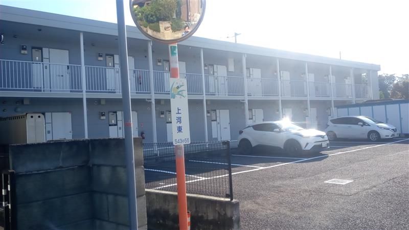 レオパレスことぶき 駐車場