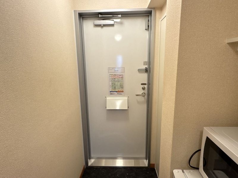 レオパレスレキア 玄関