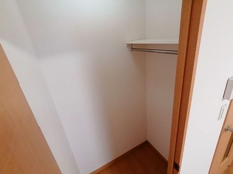 レオパレスウォーターウェーブ 収納