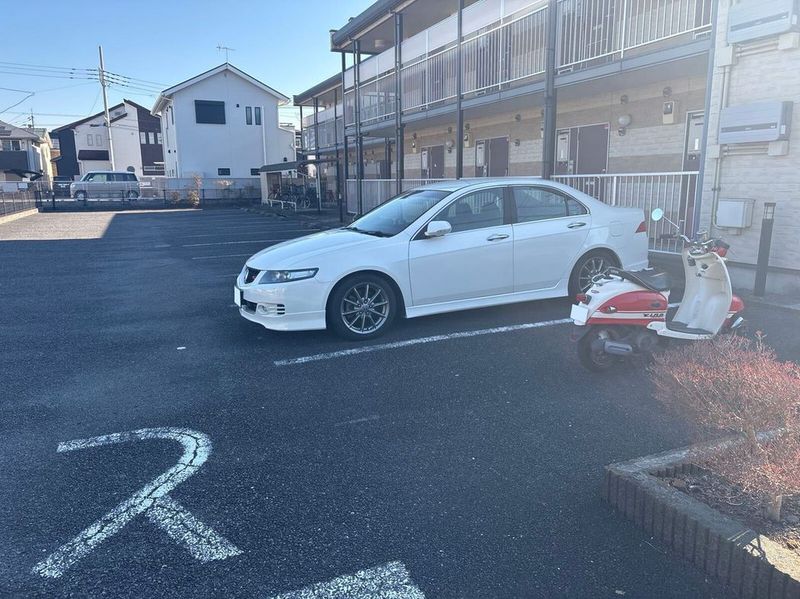 レオパレス第５ひかりハイツ 駐車場