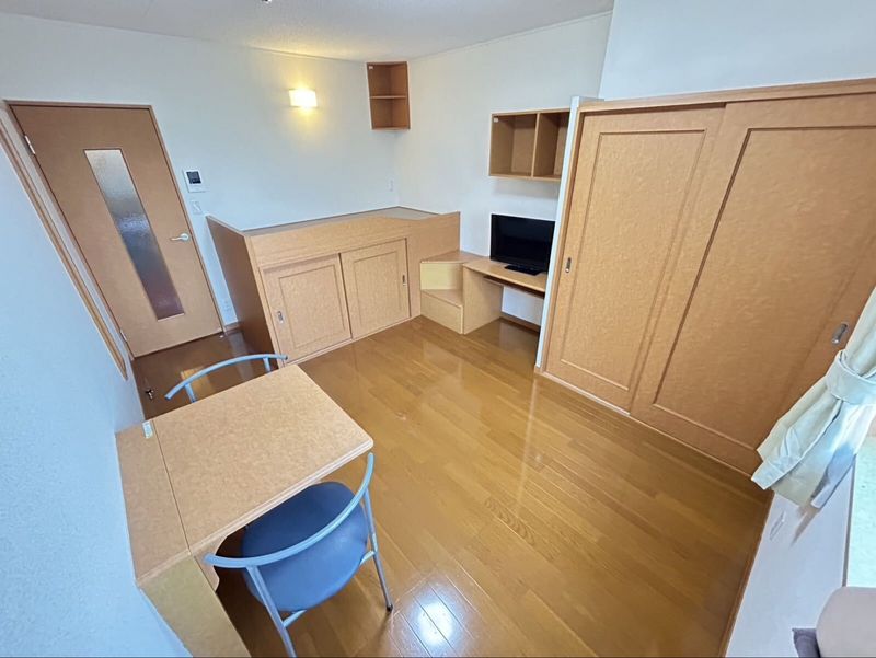 レオパレスプレジュール 居間