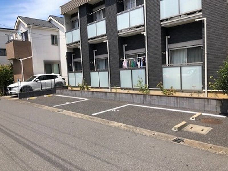 レオネクストエース 駐車場