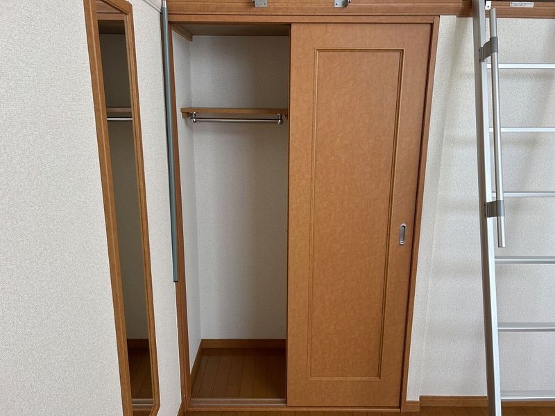 レオパレスエルパセオⅢ 収納