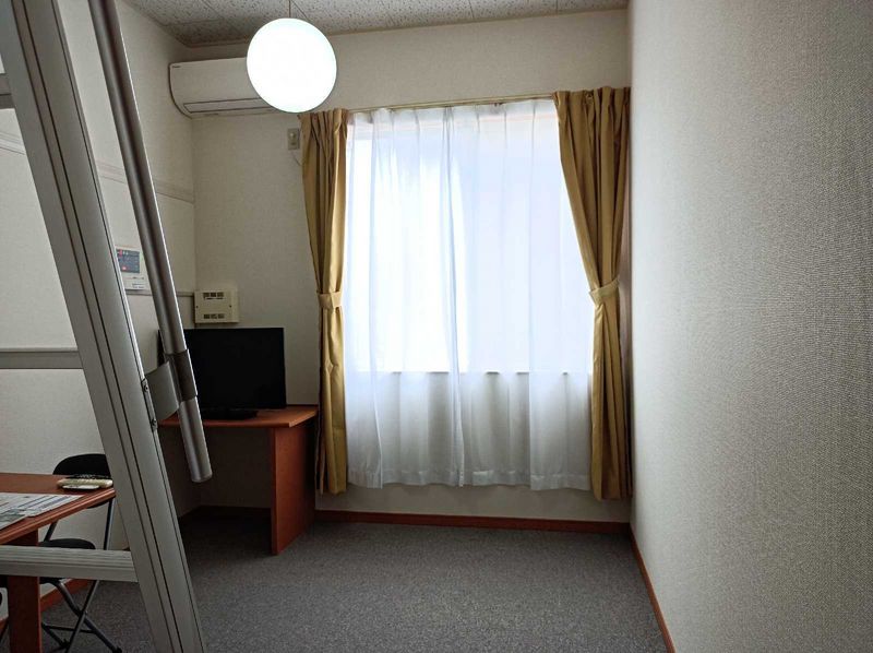 レオパレスアリーナ 居間