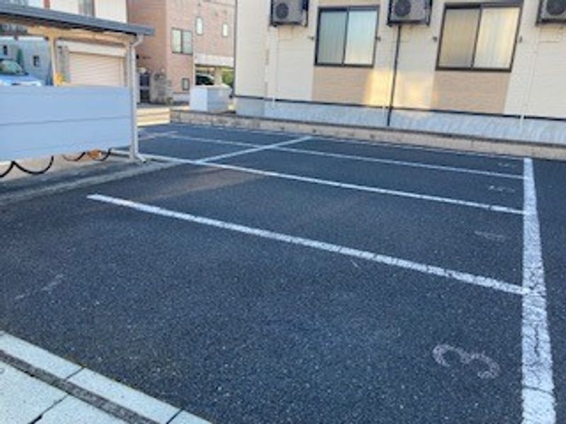 レオパレスかりがね 駐車場