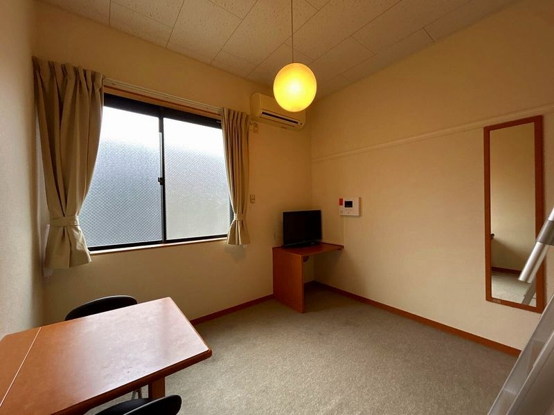 レオパレスアイリス 居間
