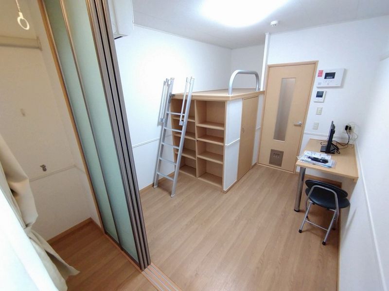 レオパレスシャルマン中野島 居間