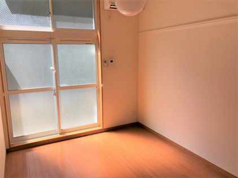 レオパレスコーワ２１ 居間