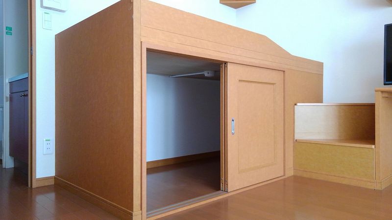 レオパレスベル　クリスタル 寝室