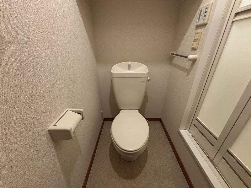 レオパレススプルース鳴尾 トイレ