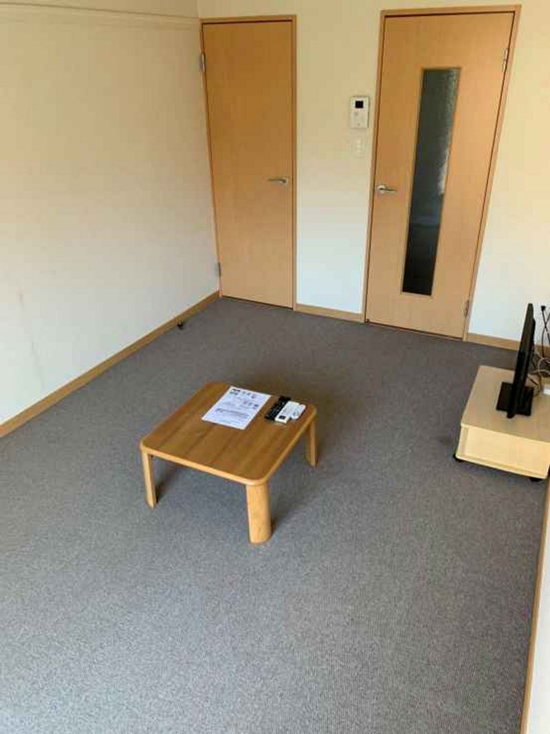 レオパレスクルーオブアイランド 居間