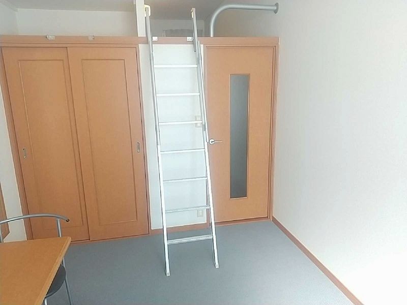 レオパレスピーヌス 居間