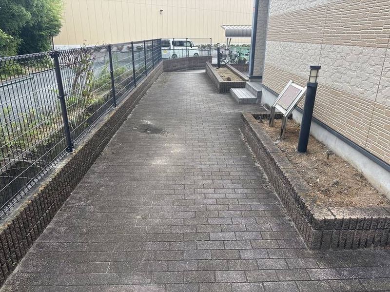 レオパレス和 エントランス