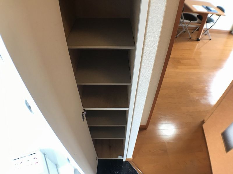 レオパレスＭｕｎｄａｋａ 収納
