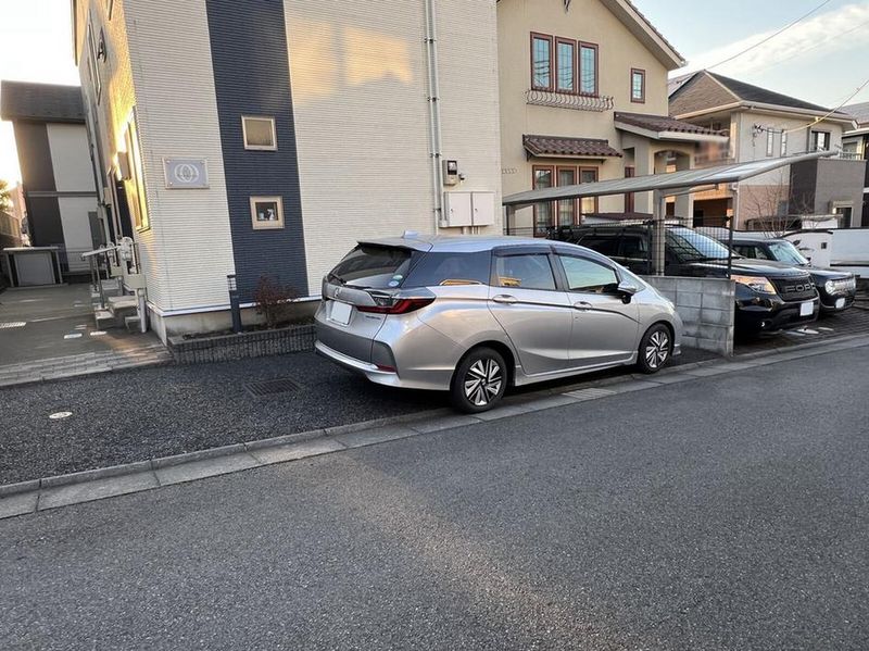 LEONEXT Armillage 停车场