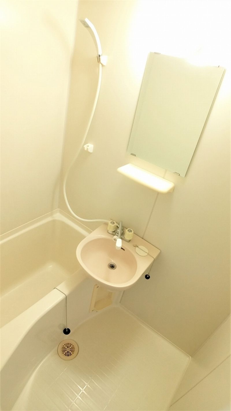 レオパレスシャルマン北越谷 風呂