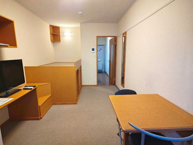 レオパレス長戸 居間