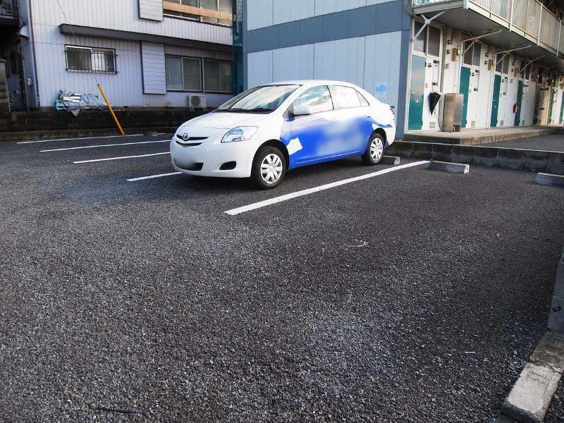 レオパレス湘南ヒルズ 駐車場