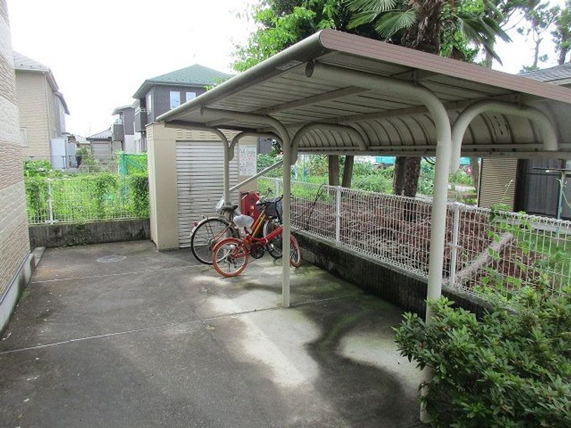 レオパレスブリリアント緑 共用部分