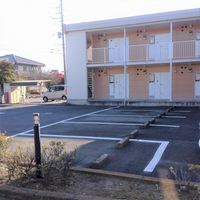 レオパレスマ　メゾン 駐車場