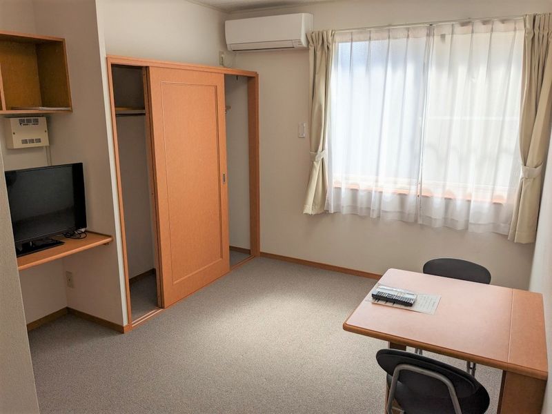 レオパレス大町 居間