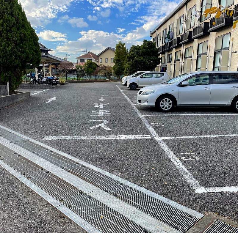 レオパレスサンクレール　柏Ａ 駐車場
