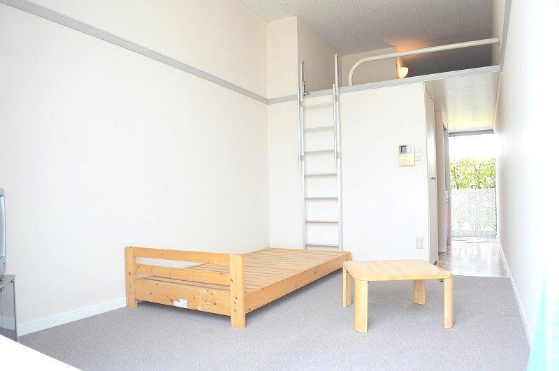 レオパレスＲＩＶＡ 居間