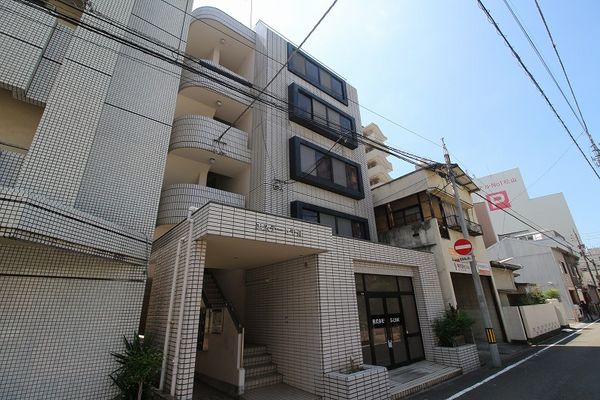 レオパレスエステート千舟 外観