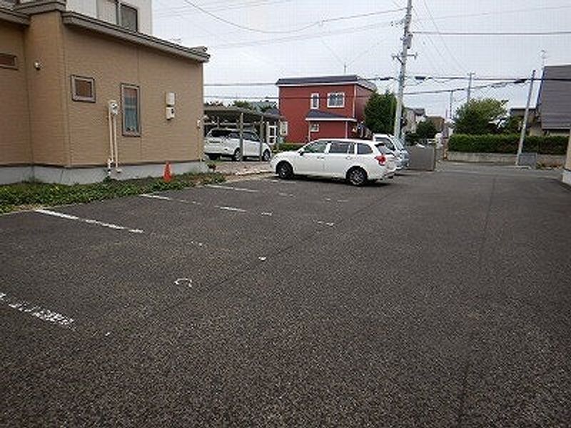 レオパレスベンデュール 駐車場