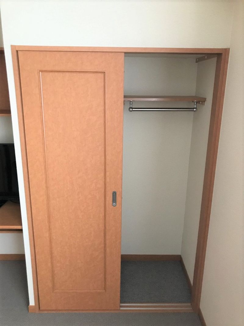 レオパレスサンモールⅡ 収納