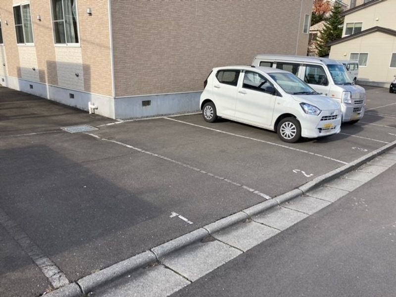 レオパレス道 駐車場
