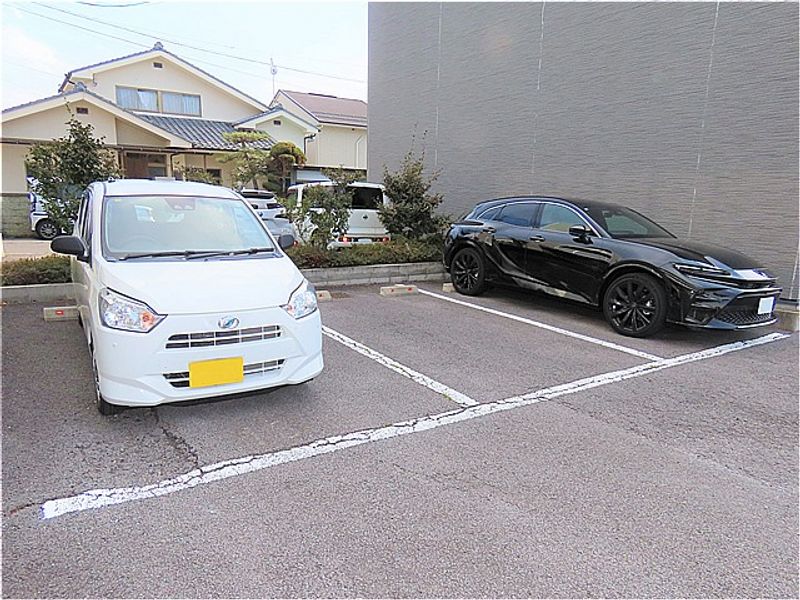 レオパレスＳＵＭＩＹＯＳＨＩ 駐車場