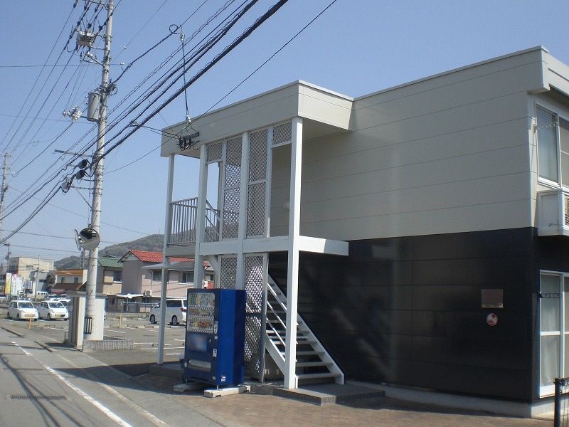 レオパレスとちの木 玄関