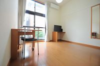 レオパレス花岡 居間
