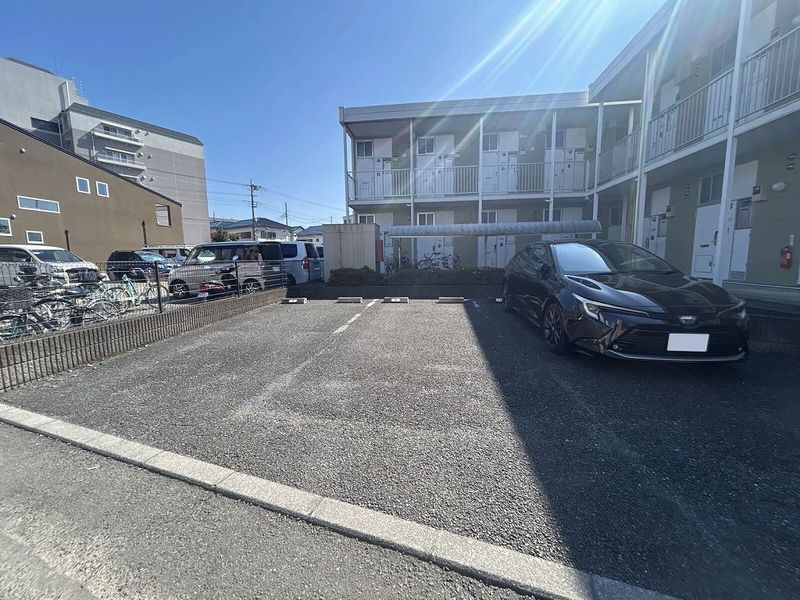 レオパレスＰ・Ａ・Ｌ 駐車場