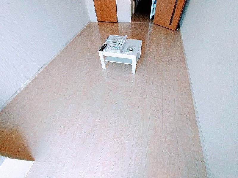 ミランダあおい 居間